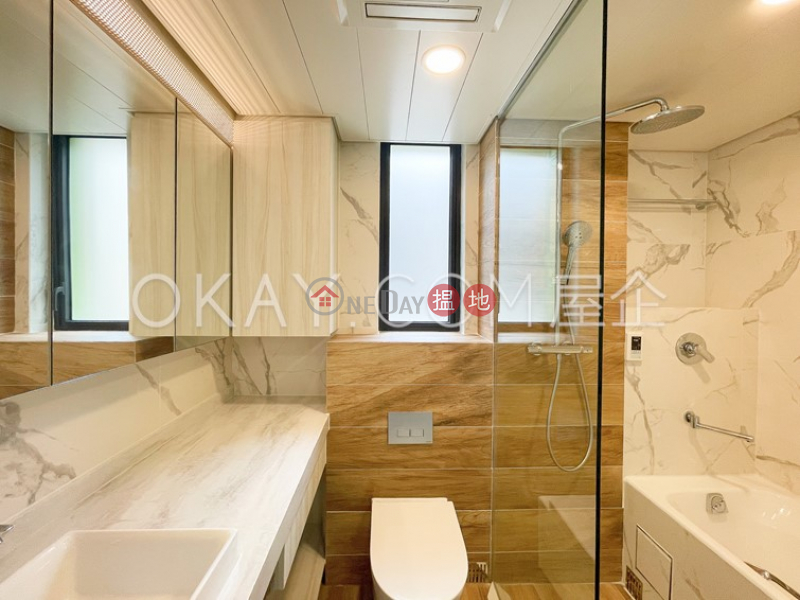 HK$ 57,000/ month C.C. Lodge | Wan Chai District Gorgeous 3 bedroom with parking | Rental