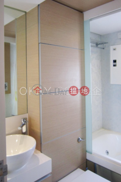 HK$ 36,500/ month, Centrestage, Central District, Tasteful 3 bedroom on high floor with balcony | Rental