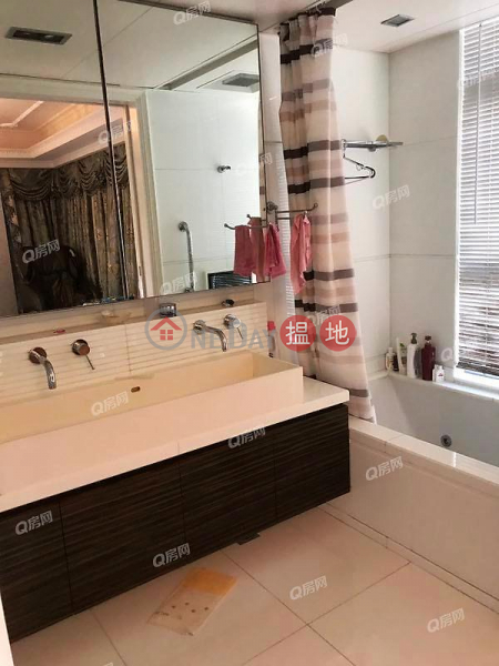 HK$ 80,000/ month, Discovery Bay, Phase 14 Amalfi, Amalfi One, Lantau Island, Discovery Bay, Phase 14 Amalfi, Amalfi One | 4 bedroom Mid Floor Flat for Rent