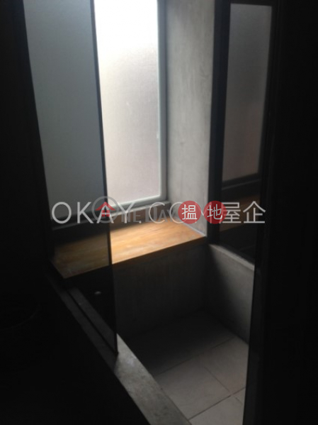 Intimate 1 bedroom on high floor with rooftop | Rental | Tai Ping Mansion 太平大廈 Rental Listings