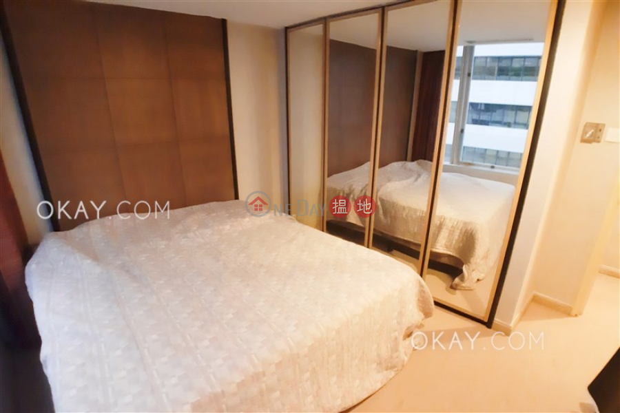 HK$ 30,000/ month Convention Plaza Apartments Wan Chai District, Gorgeous 1 bedroom on high floor | Rental