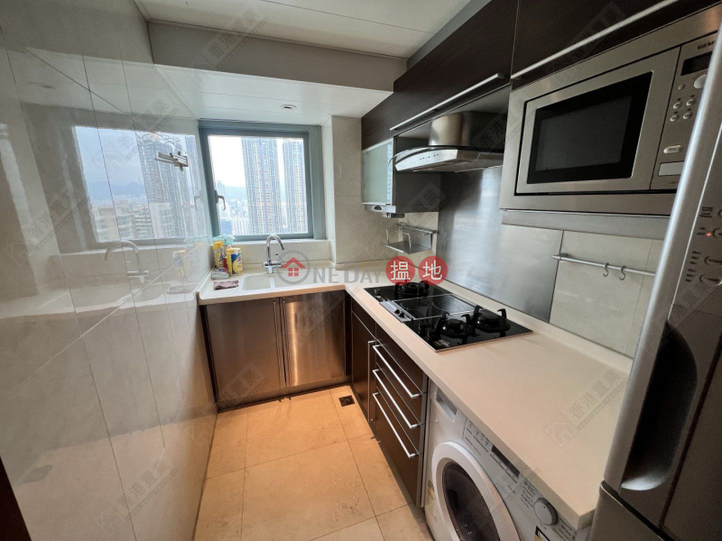 HK$ 25M | The Harbourside Tower 3, Yau Tsim Mong, Two bedrooms, one suite, and one study in The Harbourside