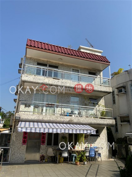 Nicely kept house on high floor with rooftop & terrace | Rental | Property on Po Tung Road 普通道物業 Rental Listings