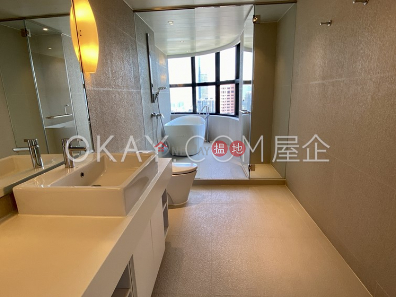 HK$ 122,400/ month | Queen\'s Garden Central District, Beautiful 3 bedroom with parking | Rental