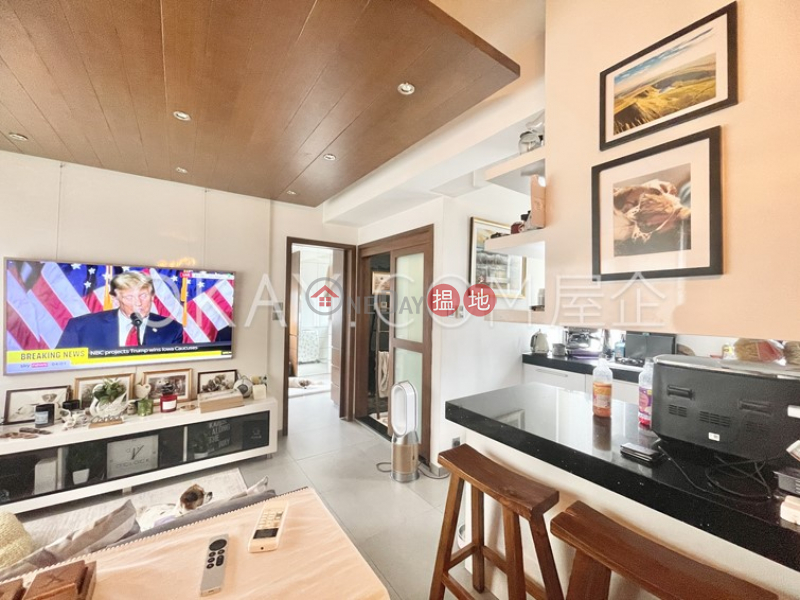 Nicely kept 1 bedroom on high floor with rooftop | For Sale | Kam Kwong Mansion 金光大廈 Sales Listings