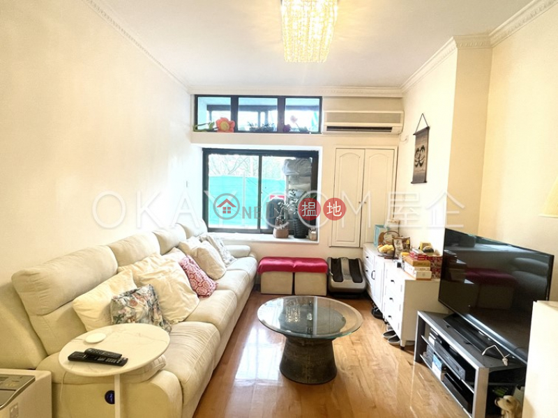 Generous 3 bedroom with terrace | For Sale, 9 Wah King Hill Road | Kwai Tsing District, Hong Kong Sales, HK$ 8.39M