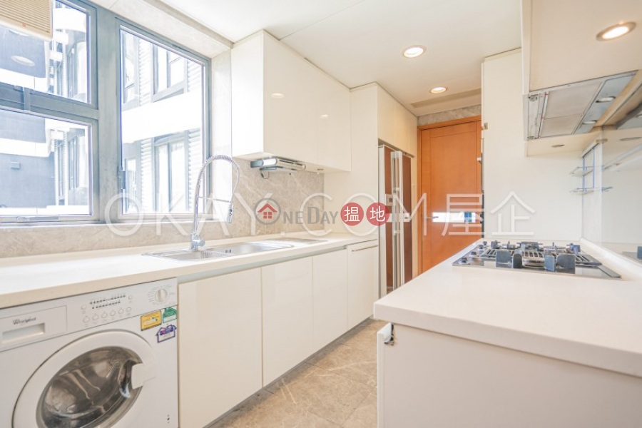 HK$ 36M, Phase 6 Residence Bel-Air Southern District | Beautiful 3 bed on high floor with sea views & balcony | For Sale