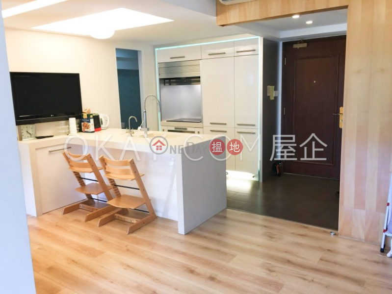 Generous 1 bedroom with balcony | For Sale | Discovery Bay, Phase 13 Chianti, The Pavilion (Block 1) 愉景灣 13期 尚堤 碧蘆(1座) Sales Listings