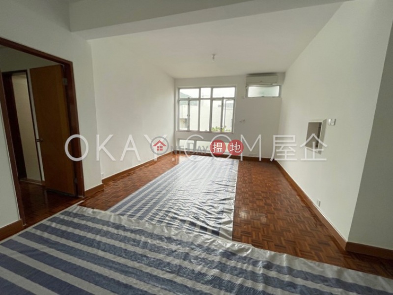 Stylish 3 bedroom with balcony & parking | Rental | 6 - 12 Crown Terrace 冠冕臺 6-12 號 Rental Listings