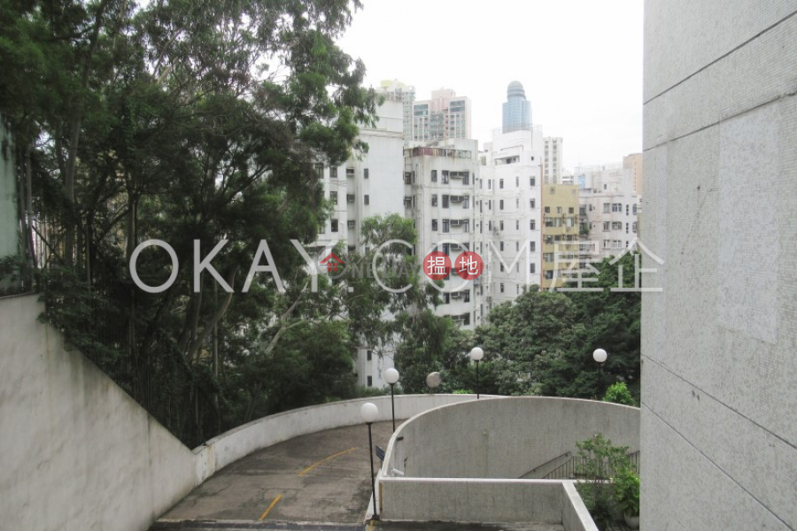 Charming 3 bedroom with balcony & parking | Rental | The Crescent Block A 仁禮花園 A座 Rental Listings