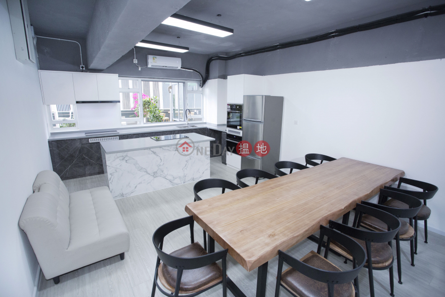 HK$ 9,800/ month | Heung Wah Industrial Building, Southern District | Bright, Cozy and Mountain View Creative workshops and Storage Spaces