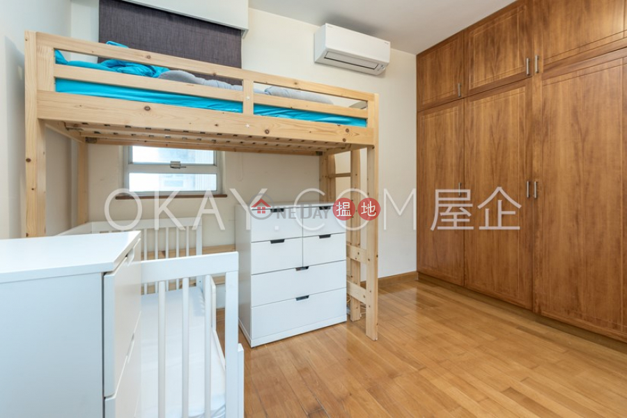 HK$ 40,000/ month | Block 45-48 Baguio Villa, Western District Charming 2 bedroom with balcony & parking | Rental
