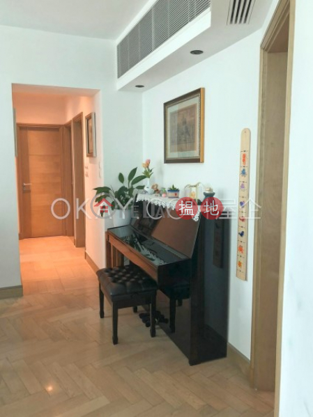 Stylish 3 bedroom with parking | Rental, Hillsborough Court 曉峰閣 Rental Listings | Central District (OKAY-R18466)