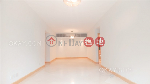 Luxurious 2 bedroom on high floor with parking | For Sale | Hillsborough Court 曉峰閣 _0