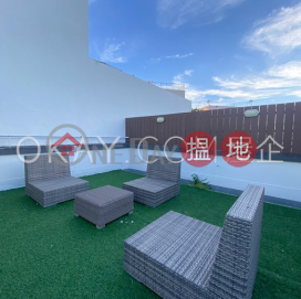 Gorgeous 3 bedroom with rooftop, balcony | For Sale | Chun Fai Yuen 春暉園 _0