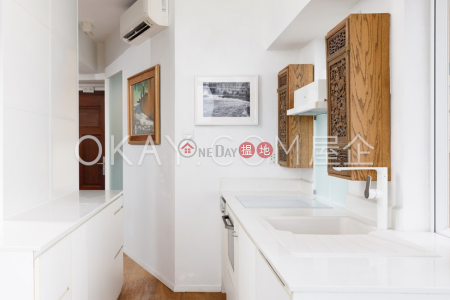 HK$ 30,000/ month New Fortune House Block B Western District, Generous with sea views in Western District | Rental