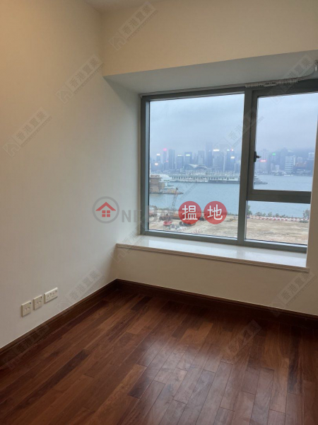 HK$ 31M, The Harbourside Tower 1, Yau Tsim Mong, Three bedrooms, one suite, and one study in The Harbourside