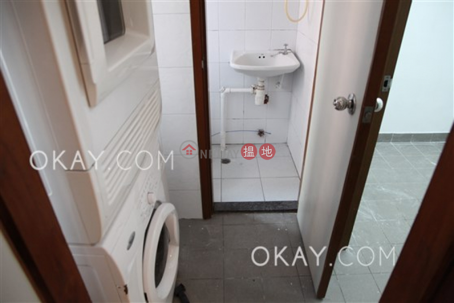 HK$ 68,000/ month, Hillsborough Court, Central District | Lovely 3 bedroom with parking | Rental