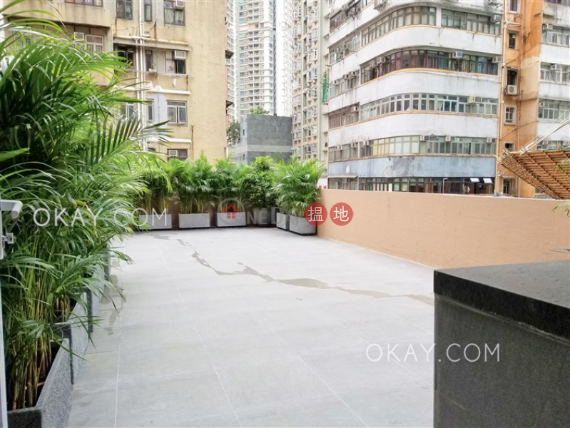 Shun Hing Building, Low, Residential, Sales Listings, HK$ 12.5M