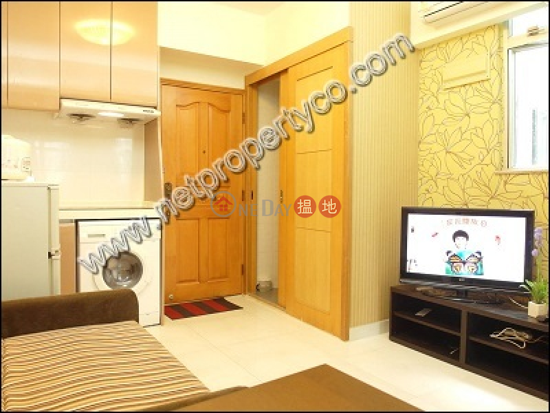 Property Search Hong Kong | OneDay | Residential, Rental Listings | 3-bedroom flat for rent with a rooftop in Wan Chai