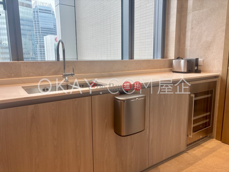 HK$ 92,000/ 月結志街33號|中區3房2廁,露台結志街33號出租單位