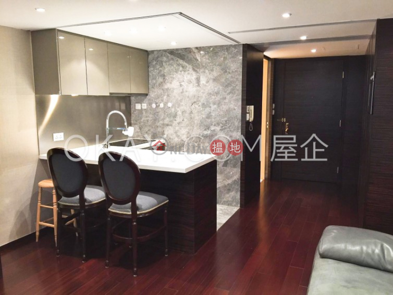 Charming studio on high floor | For Sale, Convention Plaza Apartments 會展中心會景閣 Sales Listings | Wan Chai District (OKAY-S10561)