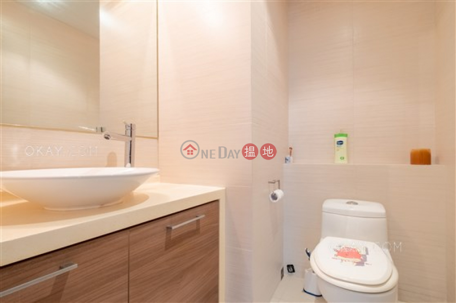 HK$ 98,000/ 月-重德大廈中區-4房3廁,實用率高,連車位《重德大廈出租單位》