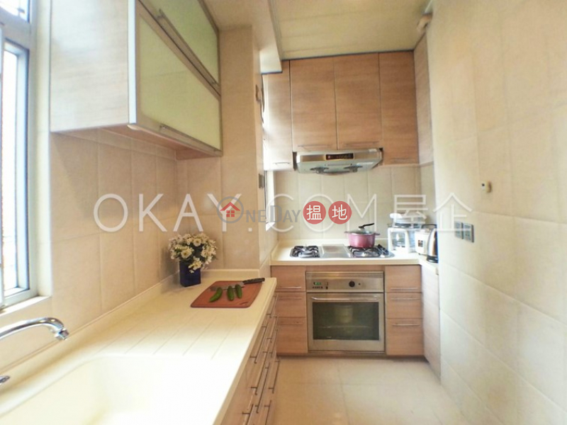 Efficient 3 bedroom on high floor with rooftop | For Sale 39 Kennedy Road | Wan Chai District | Hong Kong, Sales HK$ 26.5M