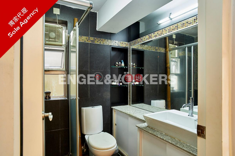 2 Bedroom Flat for Sale in Yung Shue Wan, 3 Yung Shue Long New Village 榕樹塱新村 3號 Sales Listings | Lamma Island (EVHK85687)