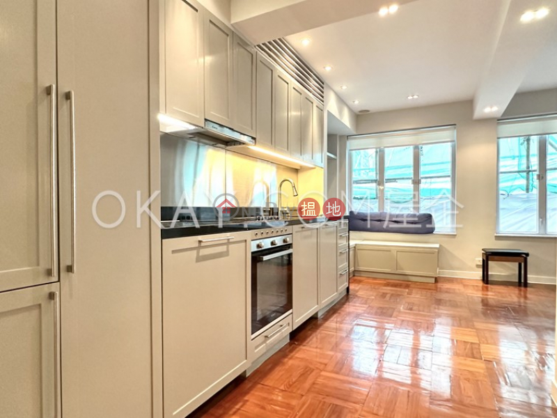 HK$ 25,000/ month 1 U Lam Terrace Central District, Intimate 1 bedroom in Sheung Wan | Rental