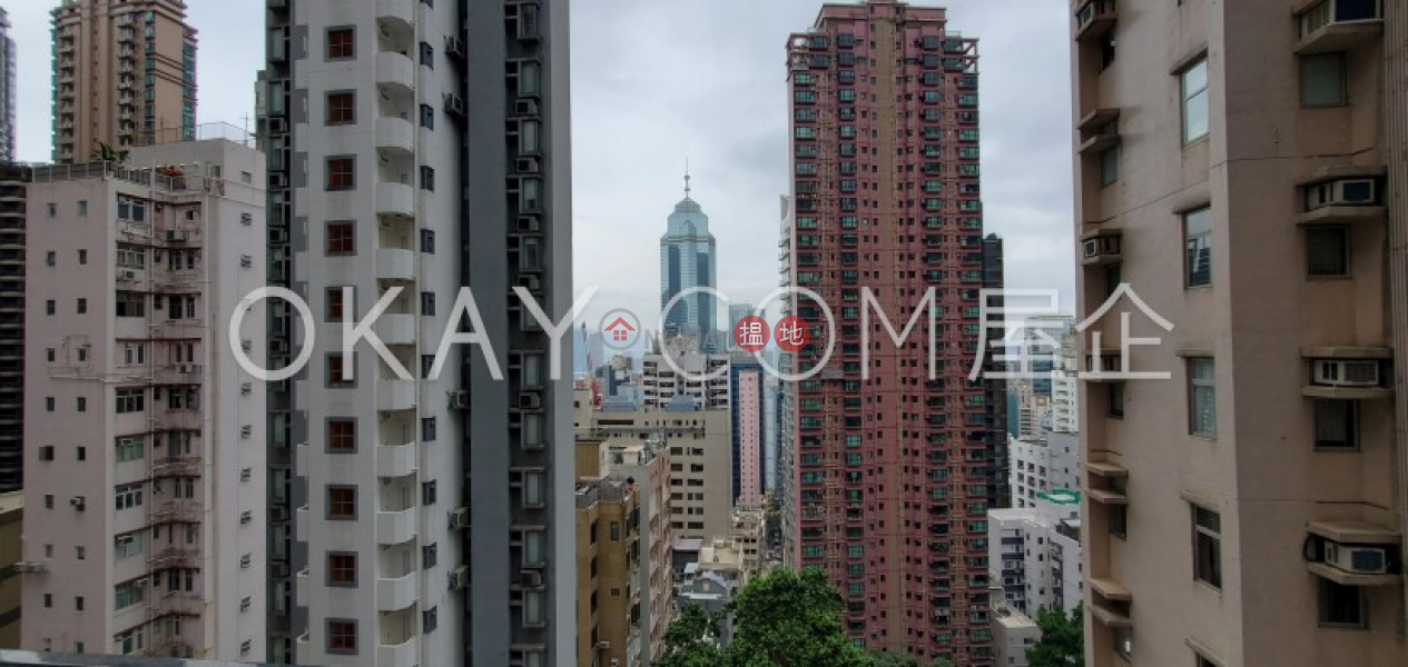 HK$ 31,000/ month, Soho 38 | Western District | Gorgeous 2 bedroom in Mid-levels West | Rental