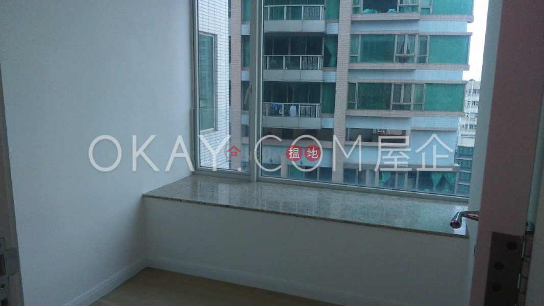 Lovely 3 bedroom with balcony | For Sale, 18 Conduit Road 干德道18號 Sales Listings | Western District (OKAY-S75541)