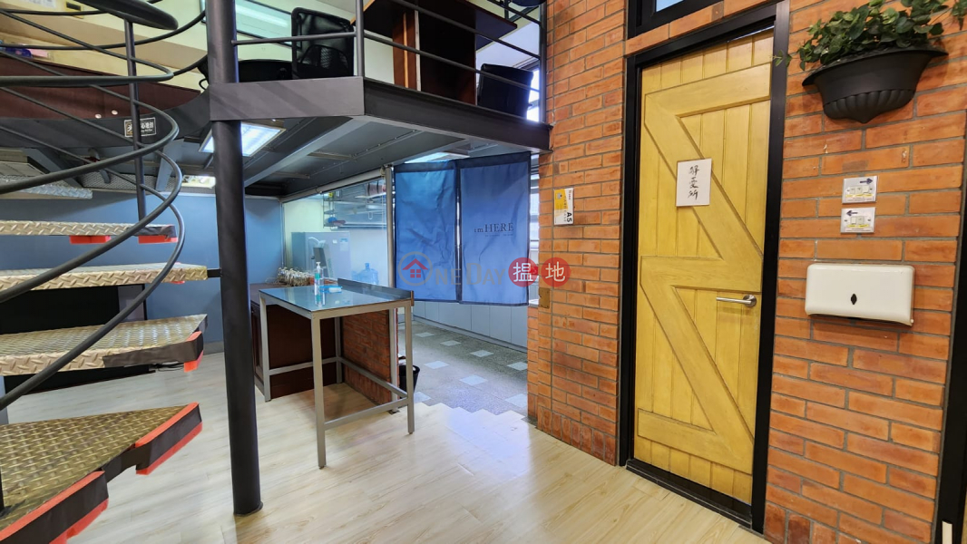 HK$ 35,000/ month, Cheung Fung Industrial Building Tsuen Wan, Tsuen Wan Cheung Fung Industrial Building Practical and well-decorated brand-name industrial building extra-high floor ready-to-rent