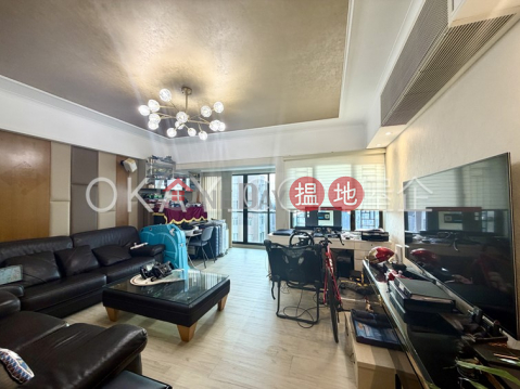 Charming 3 bedroom on high floor with balcony & parking | For Sale | Yick King Building 億景樓 _0