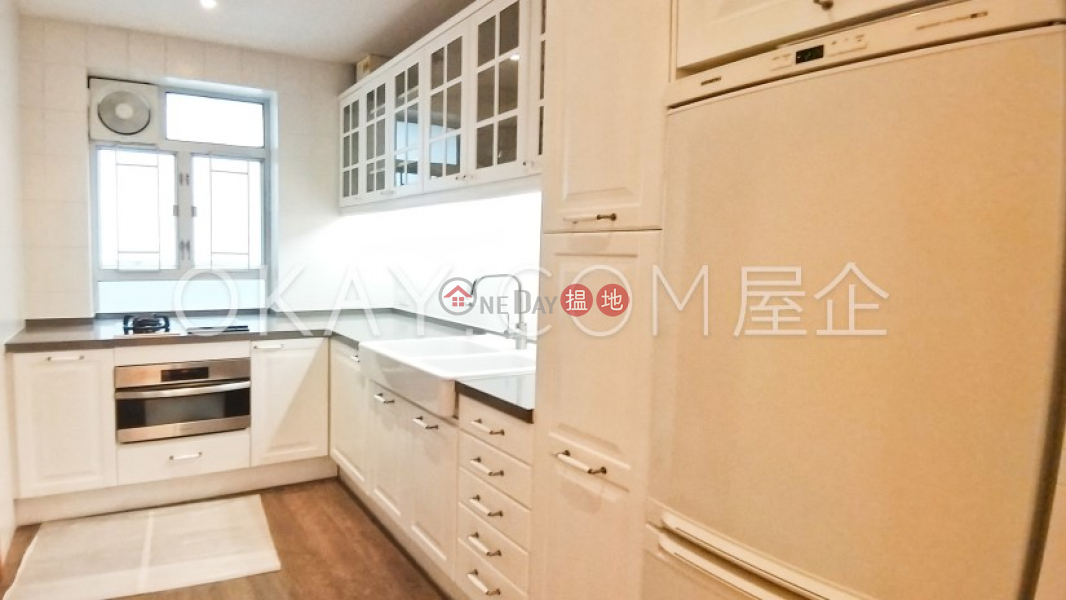 Popular 2 bedroom in Mid-levels Central | For Sale | Hong Lok Mansion 康樂大廈 Sales Listings