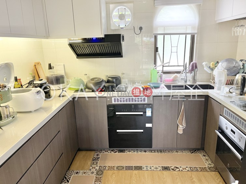 Nicely kept house with sea views, balcony | Rental | Siu Hang Hau Village House 小坑口村屋 Rental Listings
