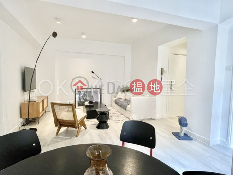 Charming 1 bedroom in Mid-levels West | For Sale | Peacock Mansion 孔翠樓 _0
