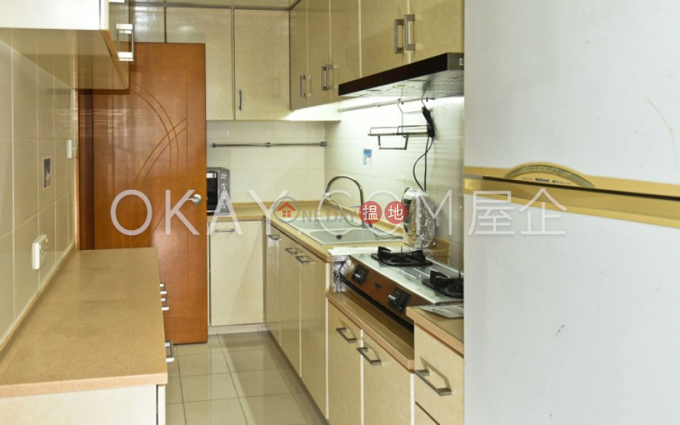 HK$ 58,000/ month, Parkway Court, Western District Rare 3 bedroom in Mid-levels West | Rental