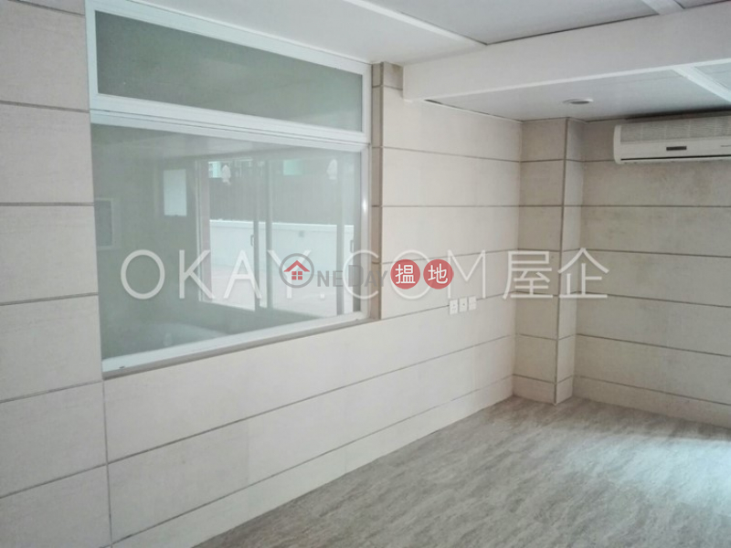 Stylish 3 bedroom with terrace | For Sale | Block B Jade Court 翡翠閣 B 座 Sales Listings