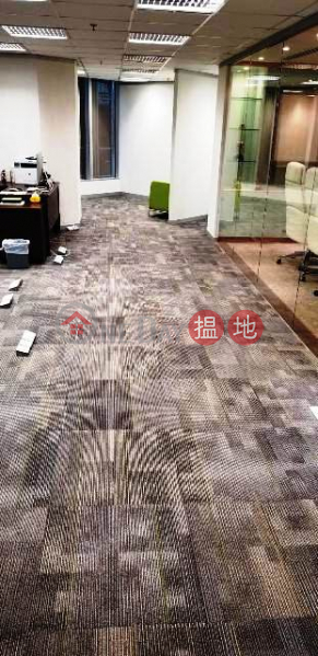 Sea view cum mountain view office on high floor in Lippo Tower for lettting, good deco | Lippo Centre 力寶中心 Rental Listings