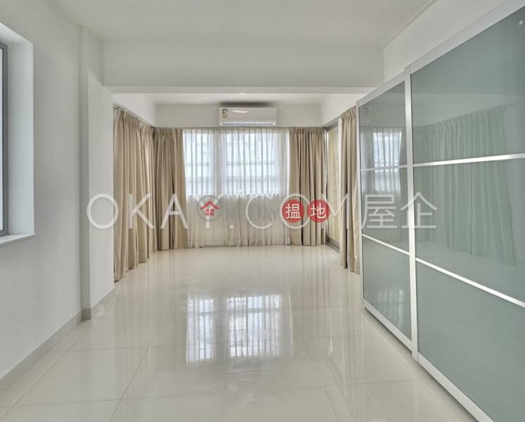 Stylish 3 bedroom with balcony | Rental, Great George Building 華登大廈 Rental Listings | Wan Chai District (OKAY-R67092)