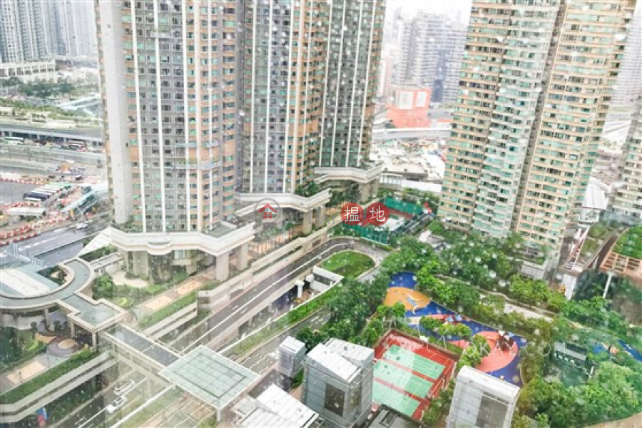 Unique 2 bedroom in Kowloon Station | Rental | The Cullinan Tower 21 Zone 5 (Star Sky) 天璽21座5區(星鑽) Rental Listings