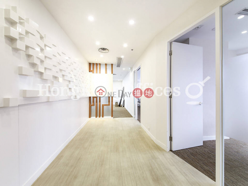 Sino Plaza | Middle | Office / Commercial Property | Rental Listings HK$ 186,100/ month