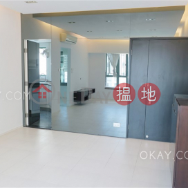 Tasteful 2 bedroom with harbour views & parking | Rental | Y.I Y.I _0