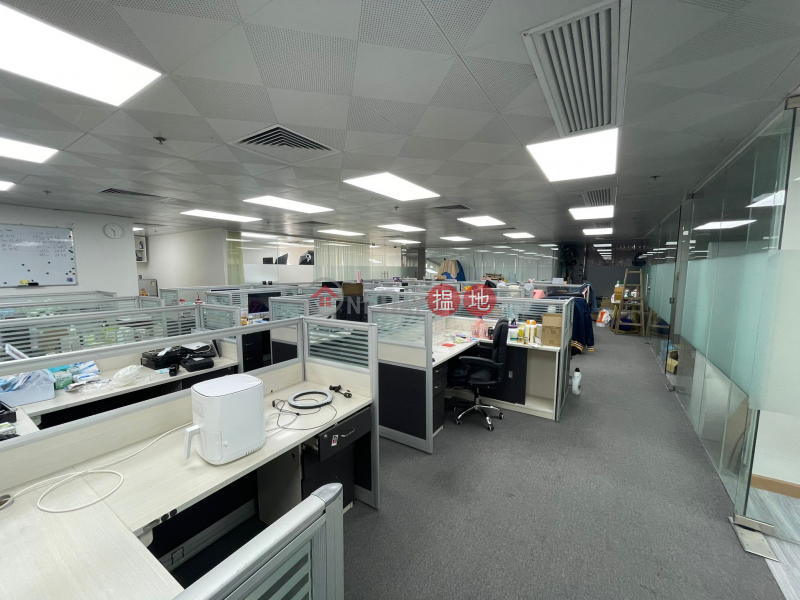 Kwai Chung Kwai Tak Industrial Center: Bright And Quite New Office Deco With Distinct Partitions 15 Kwai Tak Street | Kwai Tsing District, Hong Kong Rental | HK$ 50,000/ month