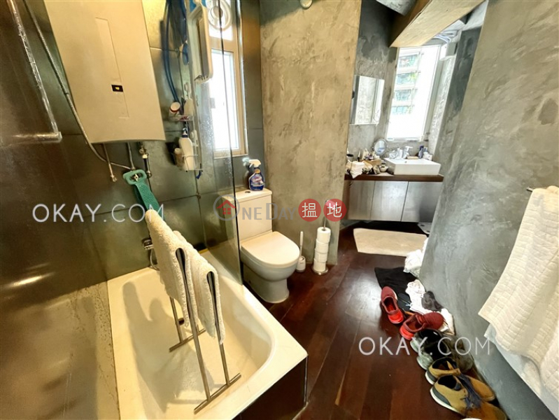 HK$ 13.8M | Race Tower, Wan Chai District | Elegant 1 bedroom with racecourse views | For Sale