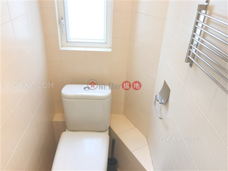 HK$ 26,000/ month, Jing Tai Garden Mansion | Western District | Efficient 2 bedroom with balcony | Rental