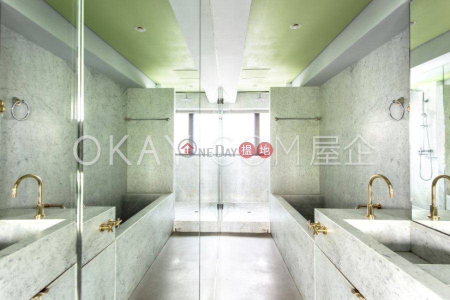 HK$ 2,200萬季愷樓-中區-2房2廁,極高層季愷樓出售單位