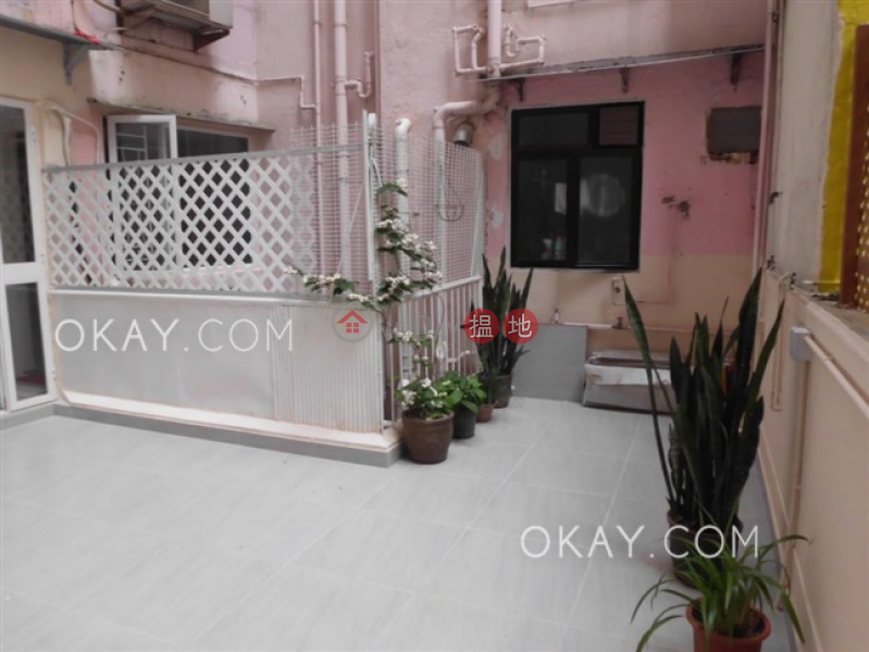 Intimate 3 bedroom with terrace | For Sale | King\'s Way Mansion 金運大廈 Sales Listings