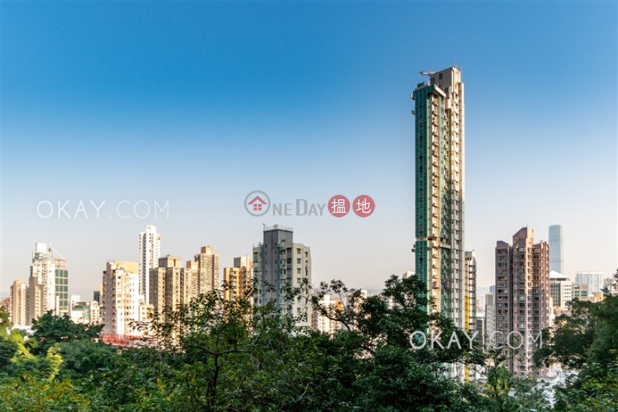 Rare 2 bedroom with balcony | For Sale, Fair Wind Manor 輝永大廈 Sales Listings | Western District (OKAY-S50066)